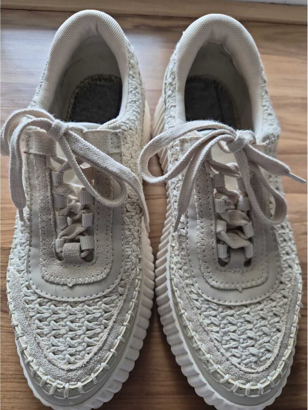 Dolce Vita Cream sandstone knit with a ribbed platform sole sneakers Sz 8